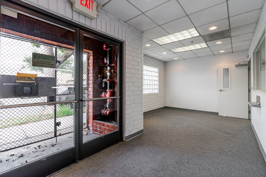 More Photos Of 700-710 W Wilson Ave, Glendale Office For Lease