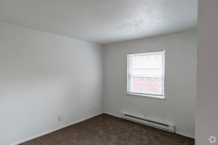 More Photos Of 725 Washington St, Monroe Apartments For Sale