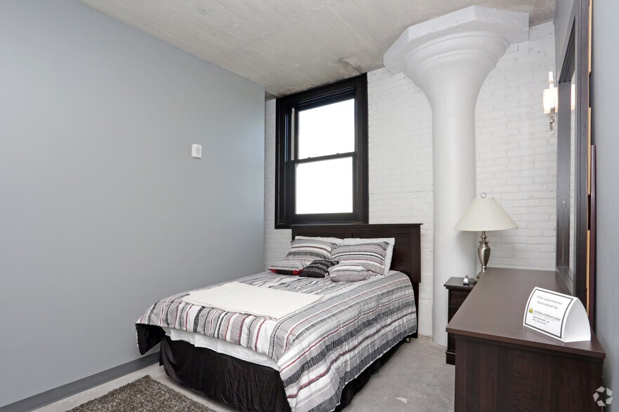 More Photos Of 511 Pershing Ave, Davenport Multifamily For Sale