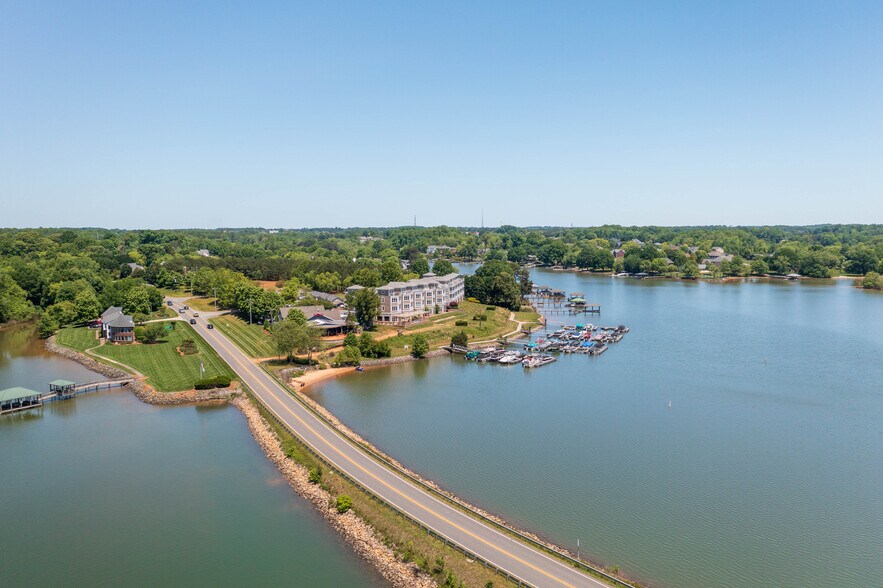 More Photos Of 637 Williamson Rd, Mooresville Storefront Retail Residential For Sale