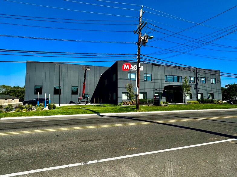 Primary Photo Of 651 N Michigan Ave, Kenilworth Flex For Lease
