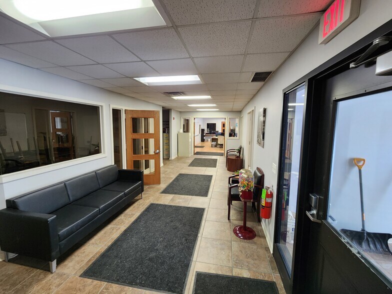 More Photos Of 500 Trolley Blvd, Rochester Manufacturing For Sale