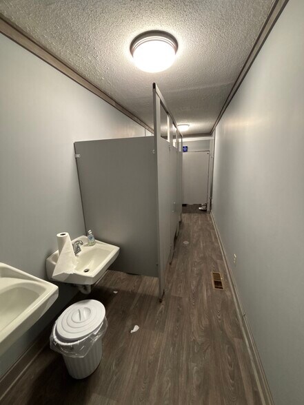 More Photos Of 220 Beaver Rd, Munford Sports And Entertainment For Sale