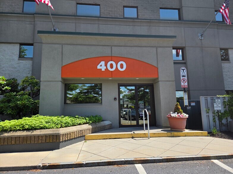 Primary Photo Of 400 W Cummings Park, Woburn Office For Lease