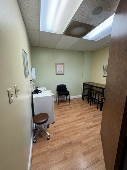 More Photos Of 6101 Webb Rd, Tampa Medical For Sale