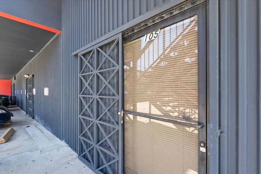 More Photos Of 8885 Venice Blvd, Los Angeles Light Distribution For Lease