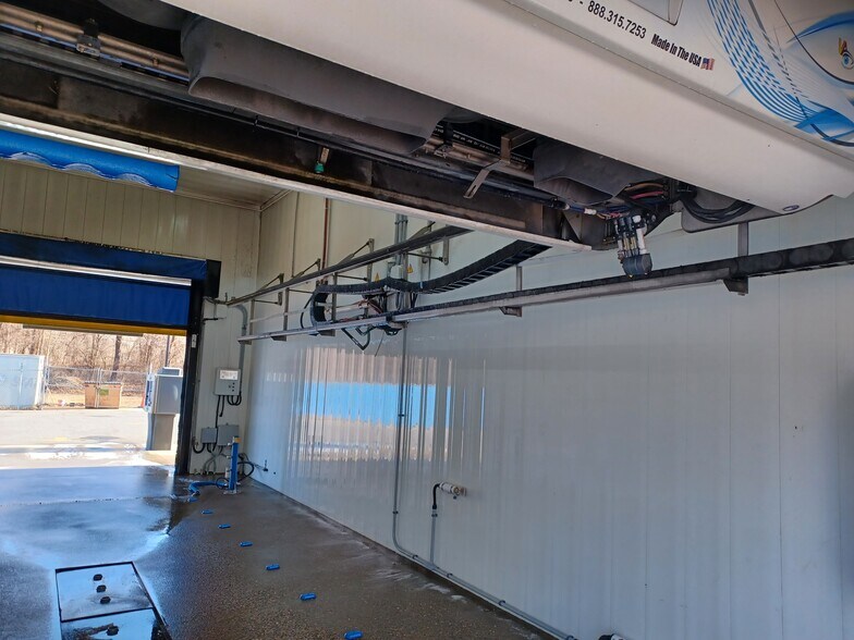 More Photos Of 688 John Fitch Hwy, Fitchburg Carwash For Sale