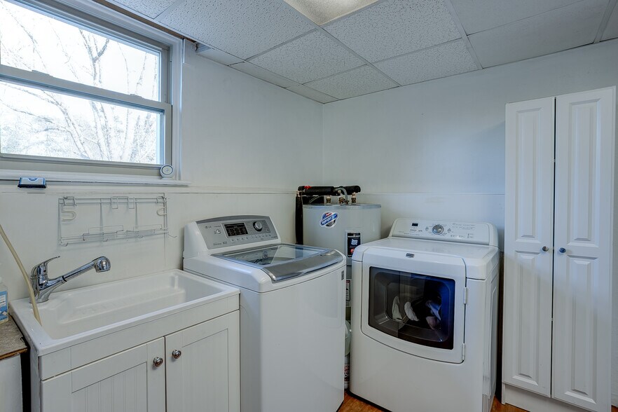 More Photos Of 1662 Route 206, Southampton Specialty For Sale