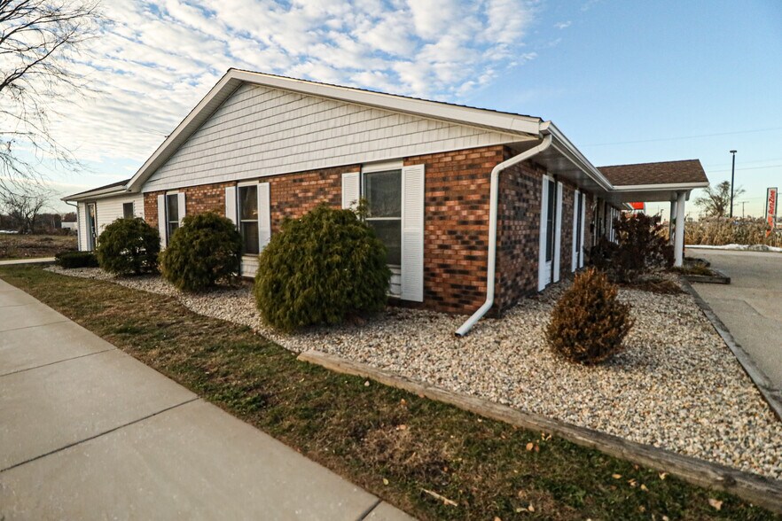 More Photos Of 4121 S Franklin St, Michigan City Office For Sale