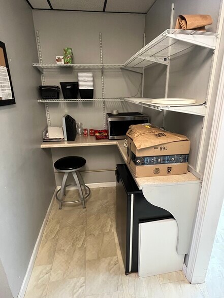 More Photos Of 2747 Riverside Blvd, Sacramento Office Residential For Lease