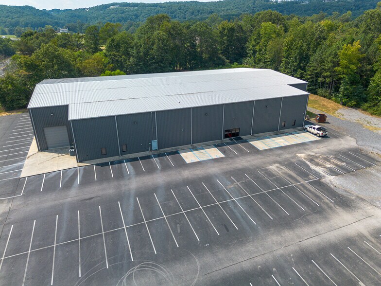 More Photos Of 4100 AL Highway 69, Guntersville Sports And Entertainment For Sale