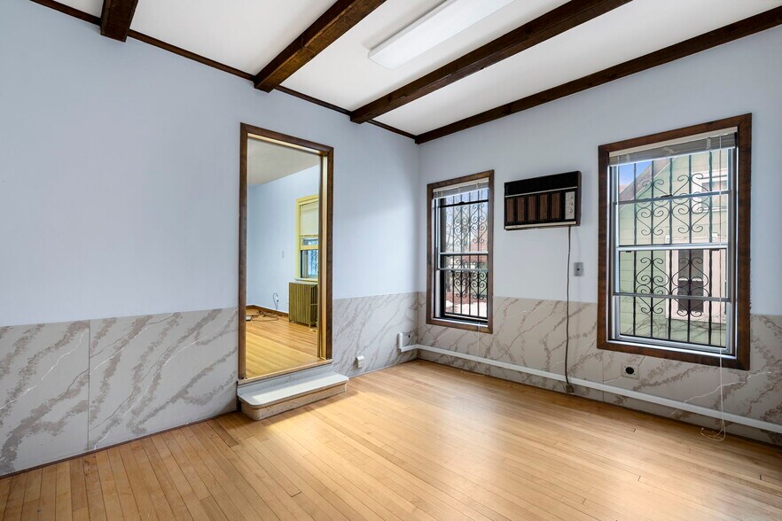 More Photos Of 3040 Lyndale Ave S, Minneapolis Office For Sale