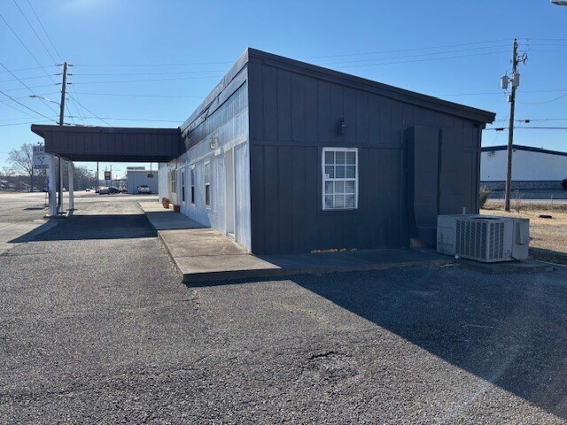 More Photos Of 6247 Joe Frank Harris Pky, Adairsville Freestanding For Sale