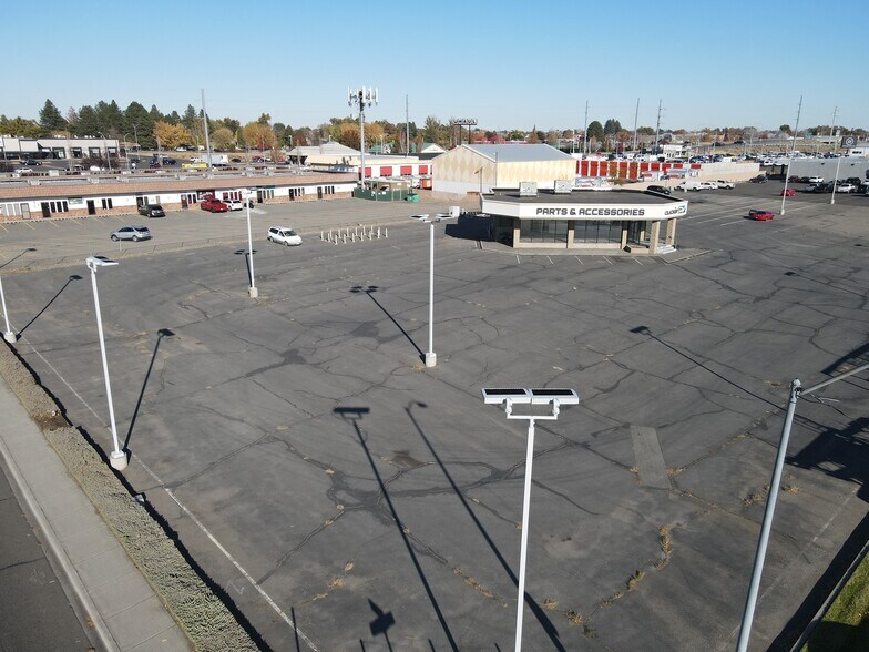 More Photos Of 3305 W Marie St, Pasco Auto Dealership For Sale
