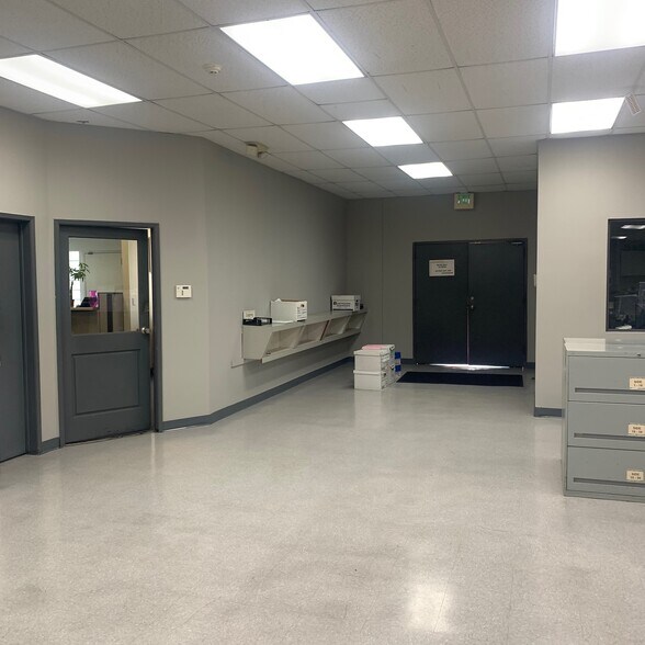 More Photos Of 1321 W 12th St, Los Angeles Light Manufacturing For Lease