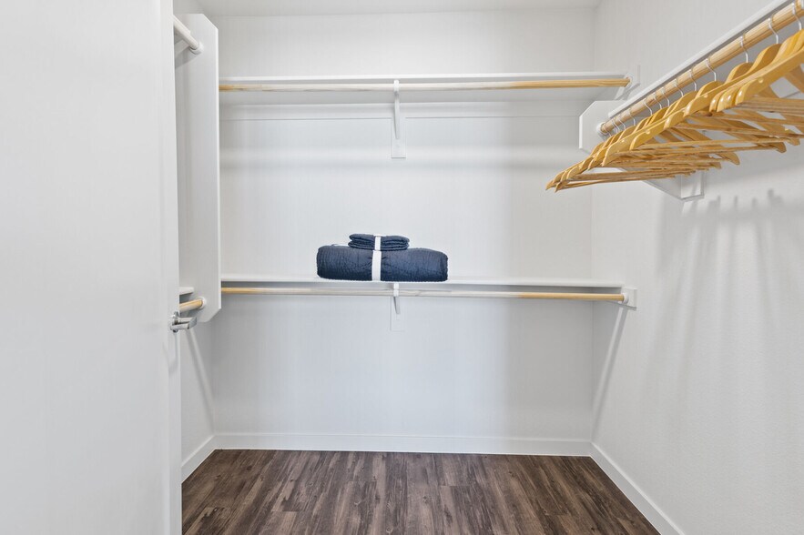 More Photos Of 2040-2060 N Scottsdale Rd, Scottsdale Apartments For Lease