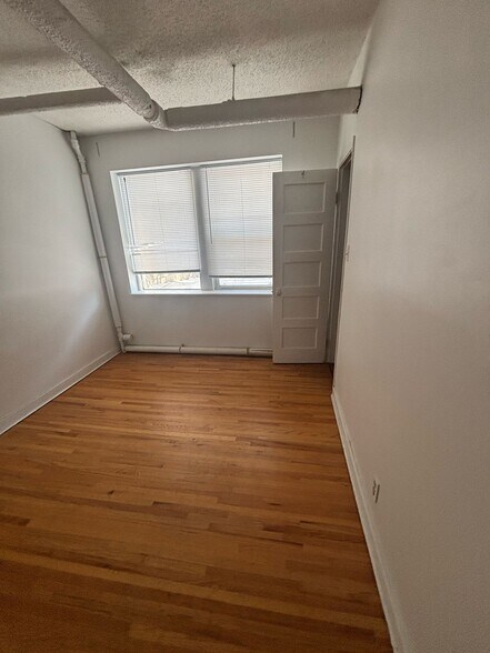 More Photos Of 510 19th Ave SW, Calgary Apartments For Sale