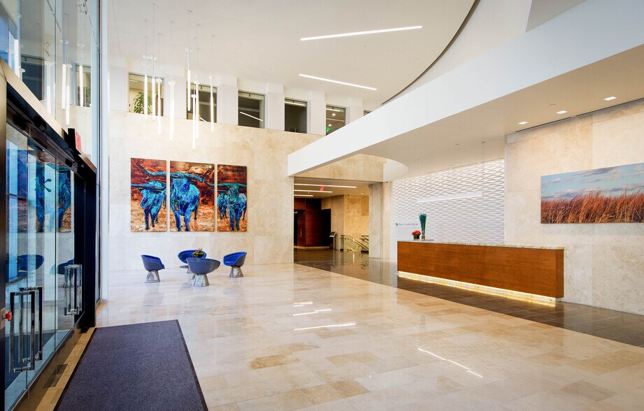 More Photos Of 300 Throckmorton St, Fort Worth Office For Lease