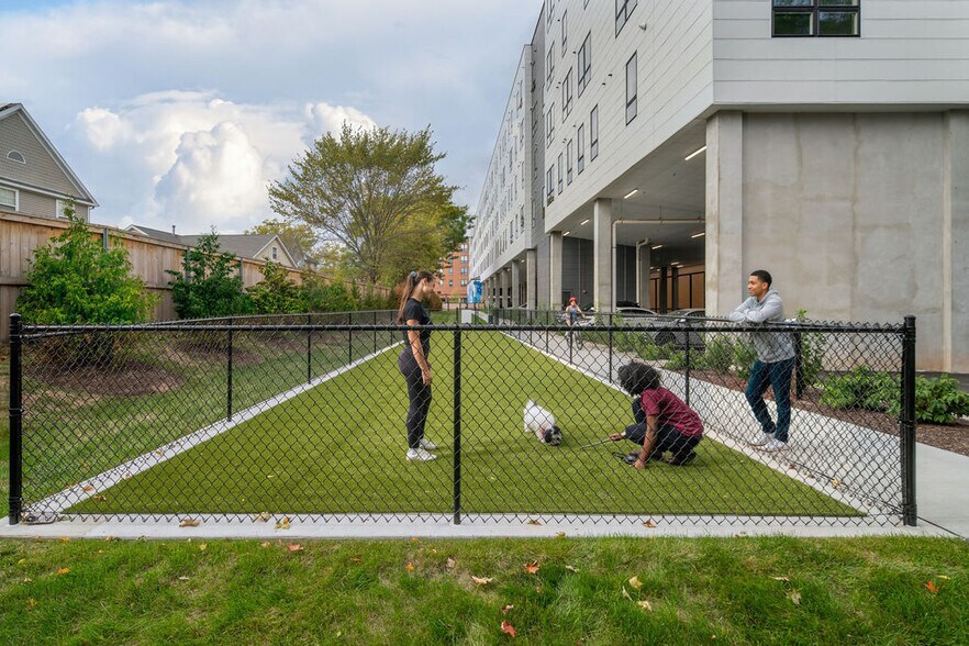 More Photos Of 222 Canal St, New Haven Apartments For Lease