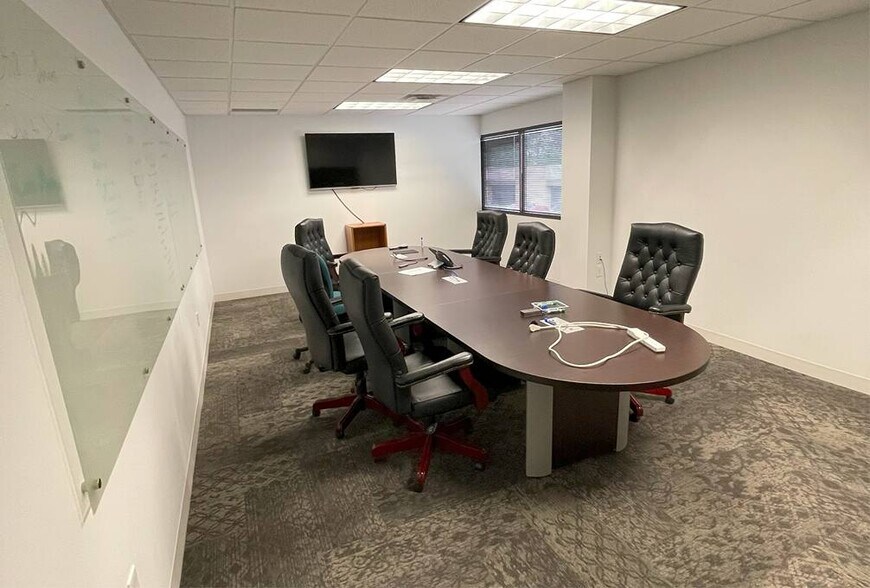 More Photos Of 7900 Tanners Gate Ln, Florence Office For Lease
