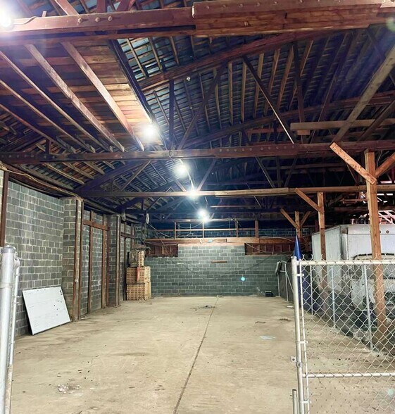 More Photos Of 15193-15207 Marlboro Pike, Upper Marlboro Warehouse For Lease