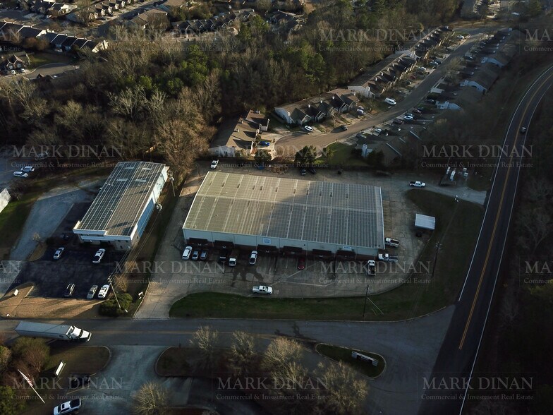 More Photos Of 40 Commerce Dr, Pelham Showroom For Sale