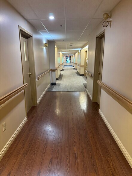 More Photos Of 725 Gibralter St, Norfolk Flex For Sale