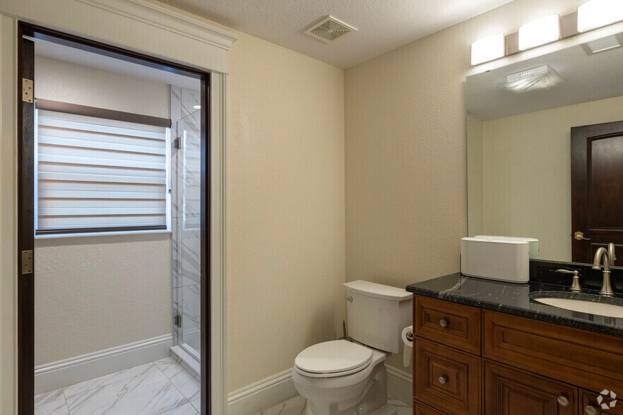 More Photos Of 5116 N Armenia Ave, Tampa Office For Lease