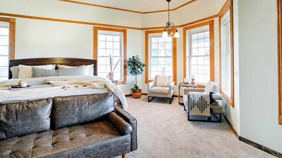 More Photos Of 352 MO-245, Dadeville Horse Stables For Sale