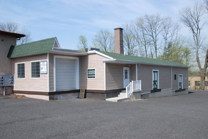 More Photos Of 33 Union St, Doylestown Office For Lease