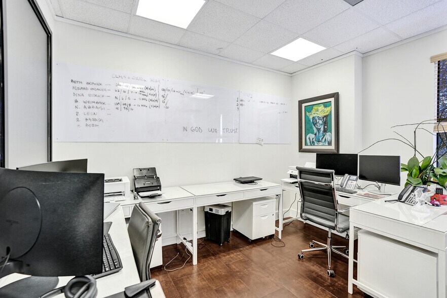 More Photos Of 7374 SW 93rd Ave, Miami Office For Sale
