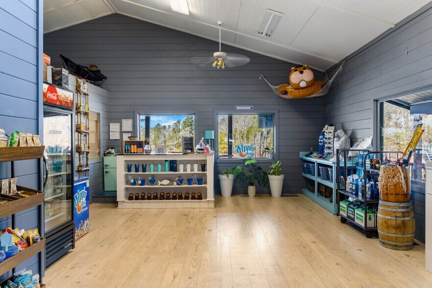 More Photos Of 1155 Marina Rd, Elberton Marina For Sale