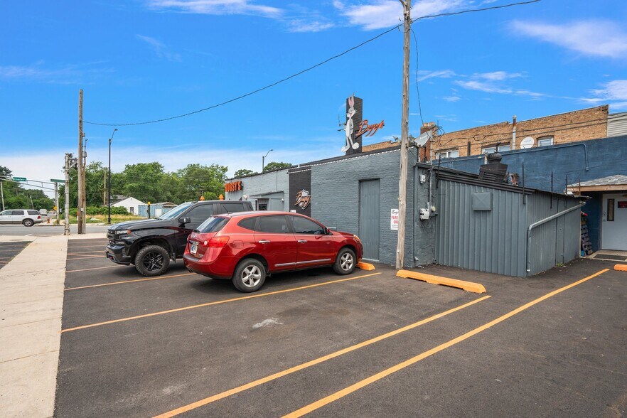 More Photos Of 4489 Broadway, Gary Bar For Sale