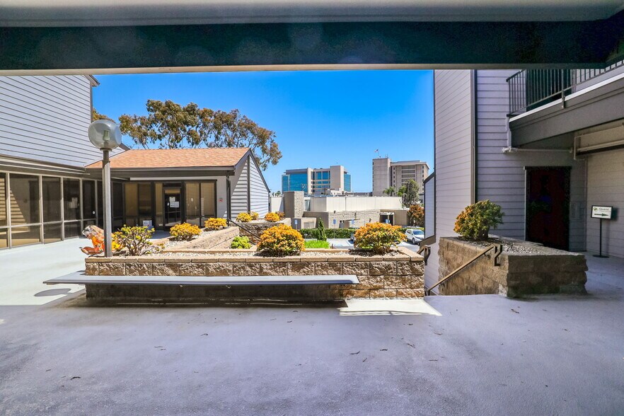 More Photos Of 355 Placentia Ave, Newport Beach Medical For Sale