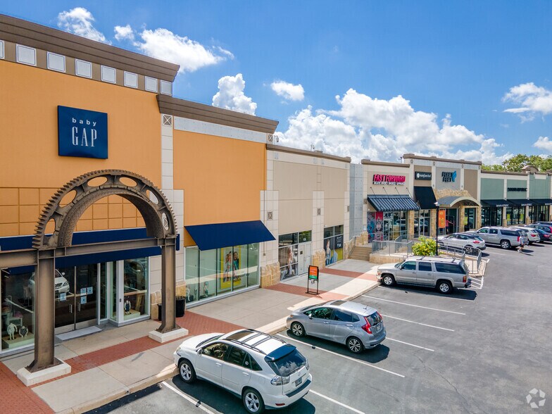 More Photos Of 255-1 E Basse Rd, San Antonio Unknown For Lease