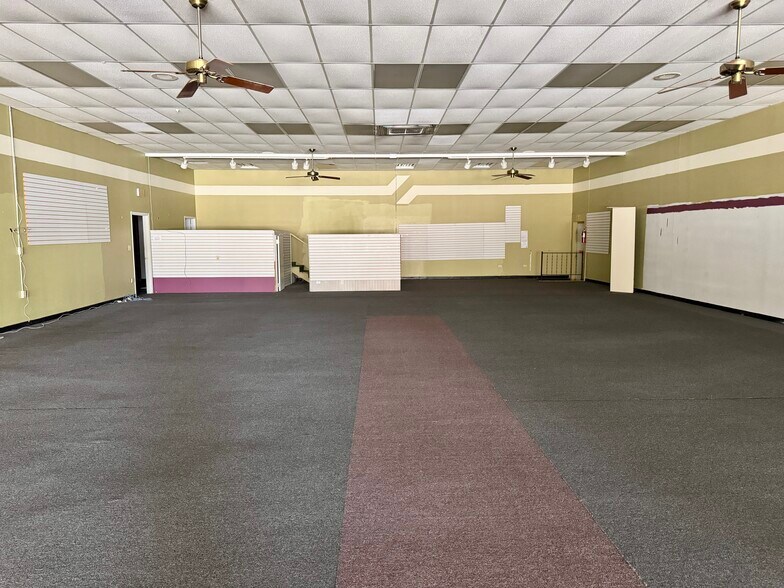 More Photos Of 212 S Main St, Laurinburg Storefront For Sale