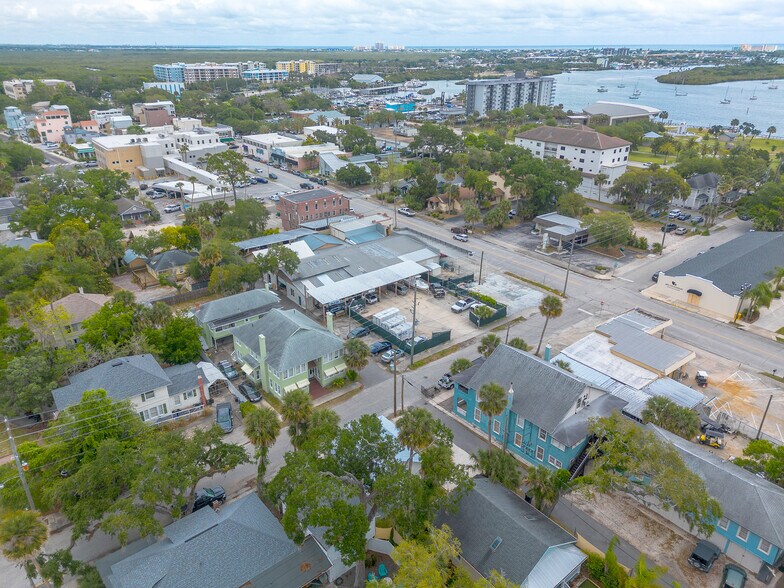 More Photos Of 208 Douglas St, New Smyrna Beach Office Residential For Sale