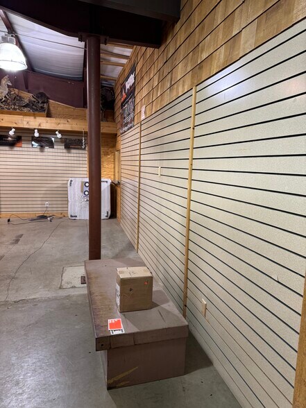 More Photos Of 3400 US Highway 30, Warsaw General Retail For Lease