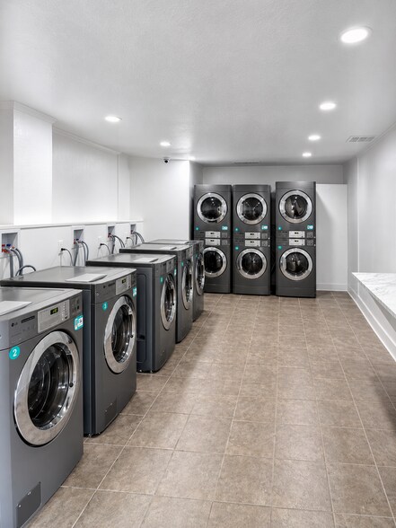 More Photos Of 107 Sterling Ct NW, Center Point Apartments For Sale