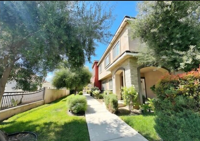 More Photos Of 228 N Orange Ave, Rialto Apartments For Sale