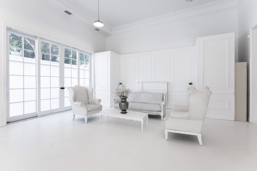 More Photos Of 363-367 NE 61st St, Miami Loft Creative Space For Lease