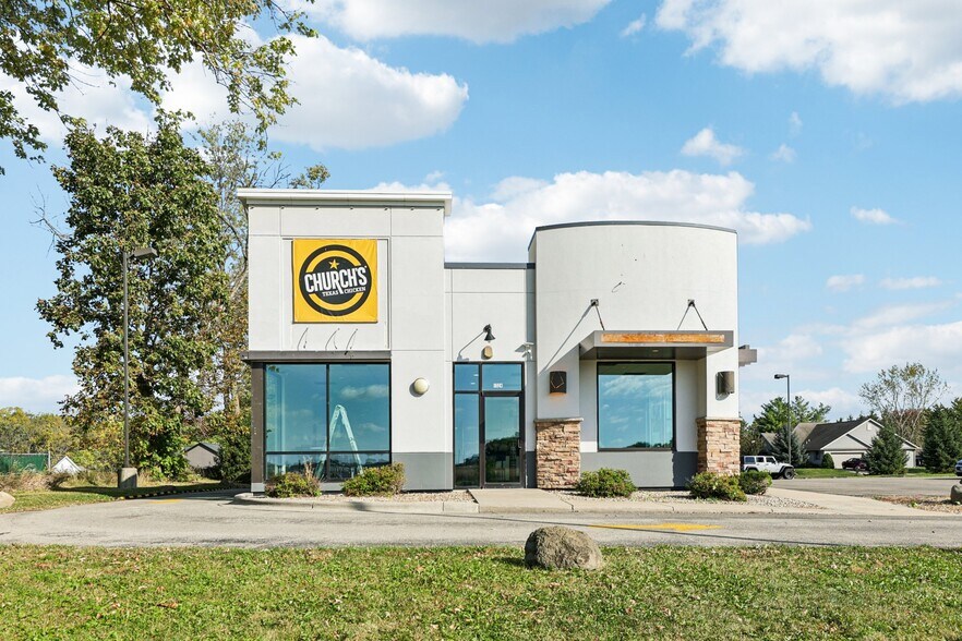 More Photos Of 1324 Nygaard St, Stoughton General Retail For Sale