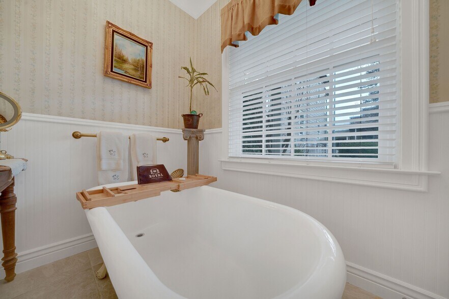 More Photos Of 77 Main St, Sutter Creek Hospitality For Sale