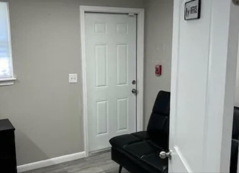 More Photos Of 5311 E Sr-22, Panama City Daycare Center For Lease