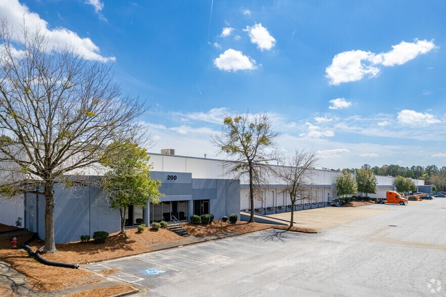 More Photos Of 3655 Atlanta Industrial Dr NW, Atlanta Warehouse For Lease