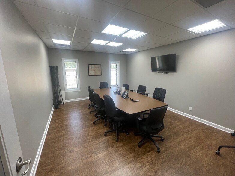 More Photos Of 10105 Hedden Rd, Evansville Warehouse For Sale