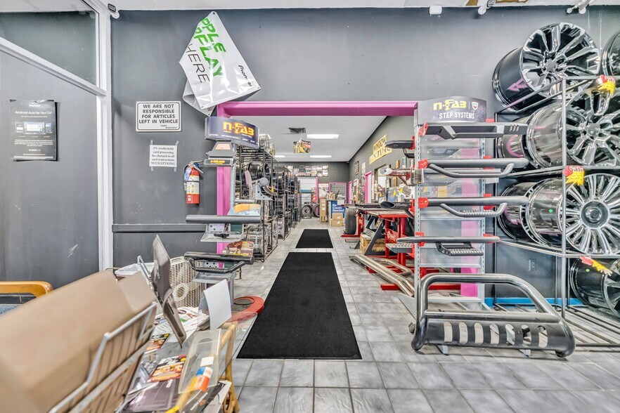 More Photos Of 5390 Fox Plaza Dr, Memphis Auto Repair For Sale