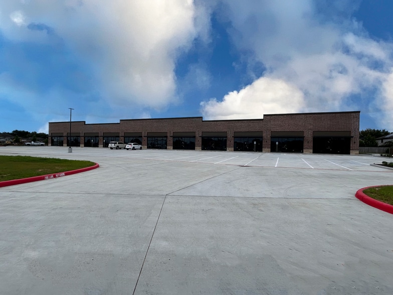 More Photos Of 5149 Reading Rd., Rosenberg Unknown For Lease