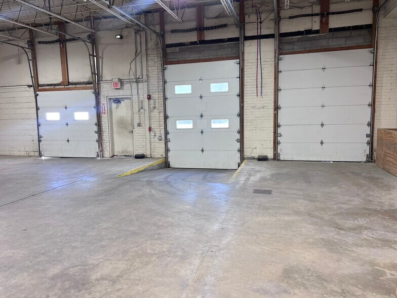 More Photos Of 102 Fairview Park Dr, Elmsford Warehouse For Lease