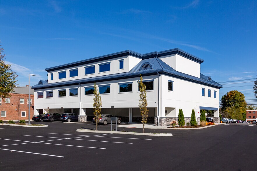 More Photos Of 2909 Main St, Stratford Medical For Lease